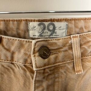 Tan “We the Free” Free People women’s size 29 double knee cargo jeans